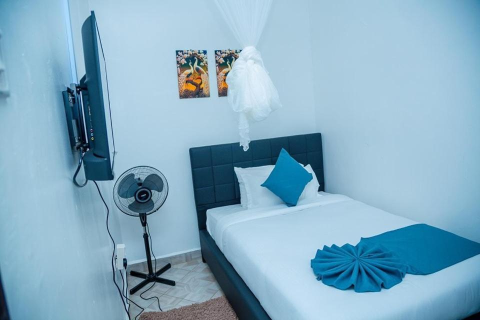 Hotel The Lit Gardens Kisumu Esterno foto